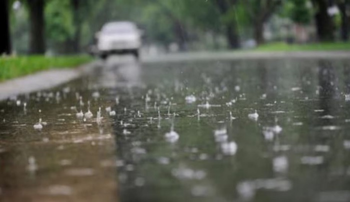 दिल्ली में गरज के साथ हो सकती है हल्की बारिश