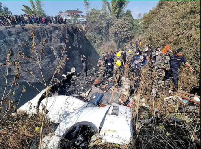 माउंट एवरेस्ट के समीप हेलीकॉप्टर दुर्घटना