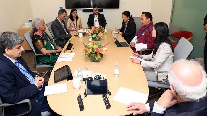 वित्त मंत्री निर्मला सीतारमण ने की बैठक