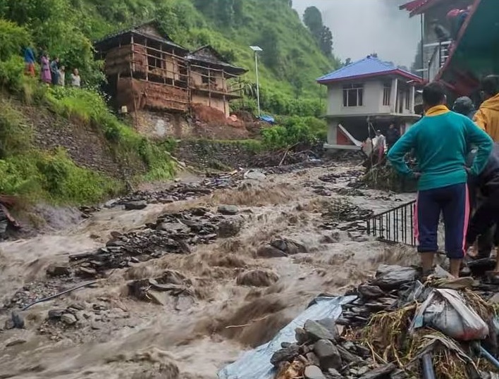 हिमाचल प्रदेश में बादल फटने से एक व्यक्ति की मौत