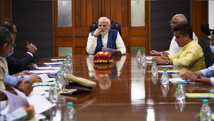 प्रधानमंत्री  ने गांधीनगर में भाजपा के मंत्रियों के साथ बैठक