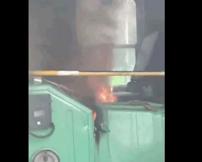 महाराष्ट्र परिवहन निगम की बस में लगी आग