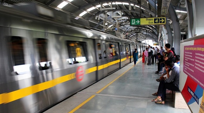 दिल्ली के एम्स मेट्रो स्टेशन पर व्यक्ति ने आत्महत्या की