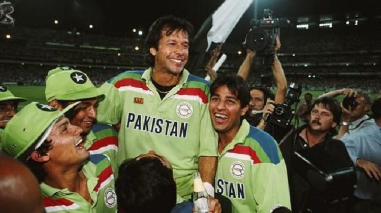 पाकिस्तान क्रिकेट के इतिहास पर पीसीबी के वीडियो से इमरान ख़ान ग़ायब