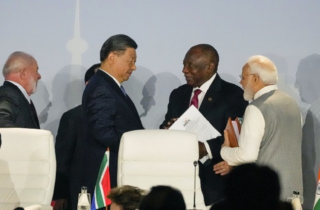 प्रधानमंत्री नरेन्द्र मोदी के साथ  चीन के राष्ट्रपति शी चिनफिंग