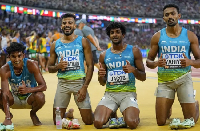 भारतीय पुरुष रिले टीम ने एशियाई रिकॉर्ड तोड़ा
