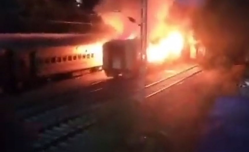 मदुरै में ट्रेन के कोच में लगी भीषण आग, 9 लोगों की मौत