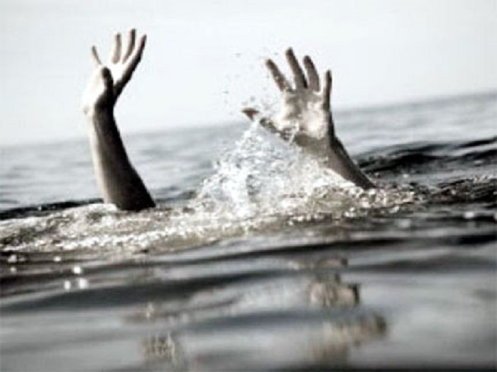 नदी में तैरने गए चार लोग डूबे