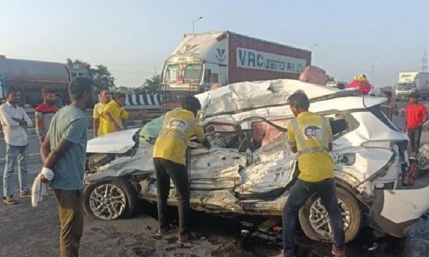भीलवाड़ा में ट्रक ने मारी कार को टक्कर