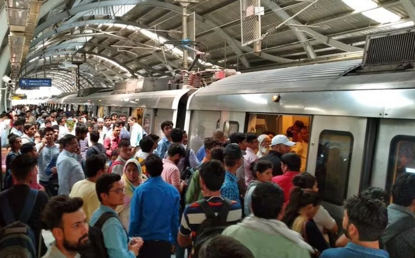 दिल्ली मेट्रो में रिकार्ड यात्रियों ने किया सफर