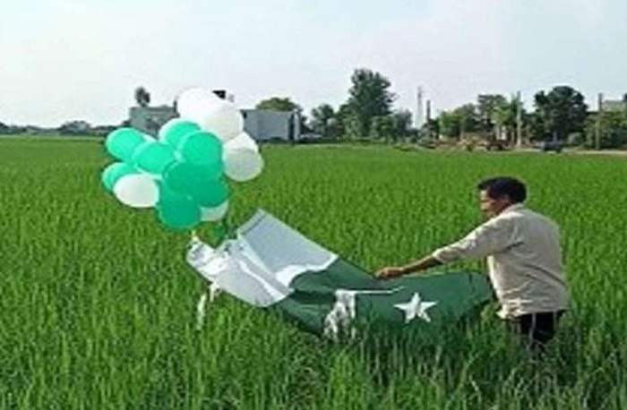 उधमपुर  में गु्ब्बारों से बंधा मिला पाकिस्तान का झंडा