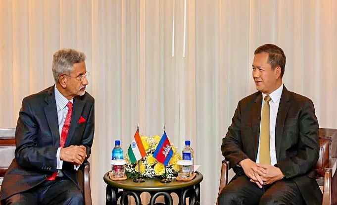 विदेश मंत्री एस जयशंकर ने कंबोडिया के प्रधानमंत्री से की मुलाकात