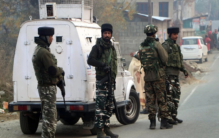 जम्मू-कश्मीर में शेष आतंकवाद व मादक पदार्थों के खतरे को समाप्त करने के प्रयास जारी