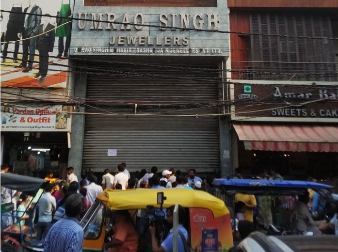 भोगल इलाके में दुकान से 20 करोड़ रुपये के गहने चोरी