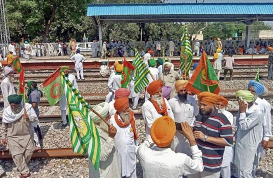 पंजाब में किसानों का रेल रोको आंदोलन जारी