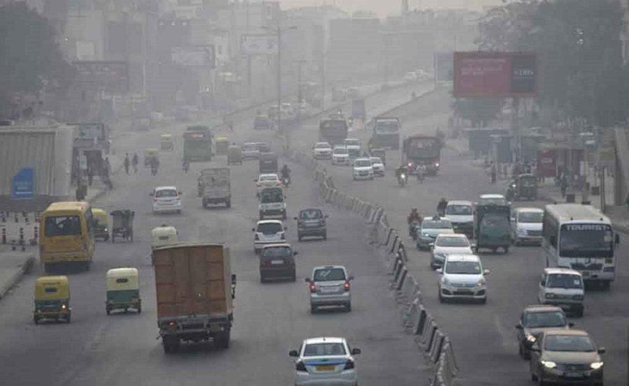 दिल्ली में प्रदूषण की दस्तक