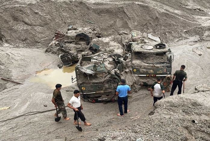 सिक्किम में लापता 62 लोग जीवित मिले