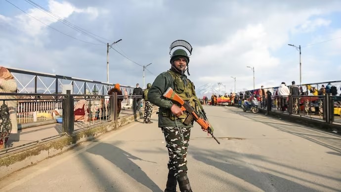 जम्मू-कश्मीर में बारूदी सुंरग में धमाका