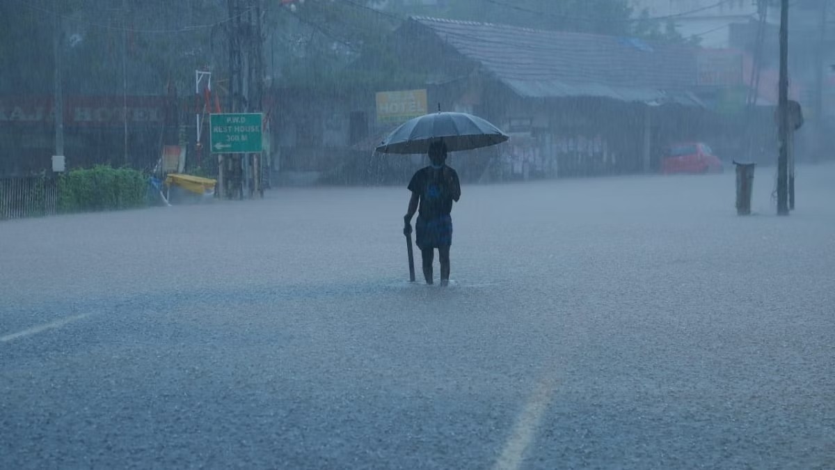 केरल में भारी बारिश से कई हिस्सों में जलभराव