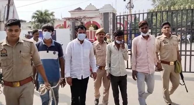गाजीपुर पुलिस की गिरफ्त में हेरोइन तस्कर