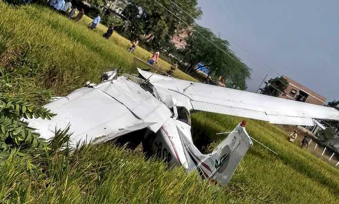पुणे में प्रशिक्षण विमान दुर्घटनाग्रस्त