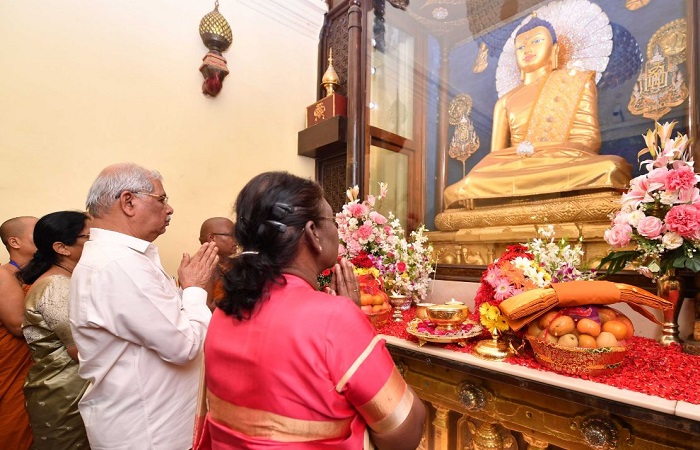 राष्ट्रपति ने बोधगया के महाबोधि मंदिर में की पूजा-अर्चना