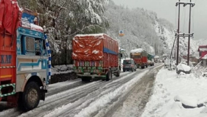 जम्मू-श्रीनगर राष्ट्रीय राजमार्ग पर यातायात सेवा बहाल