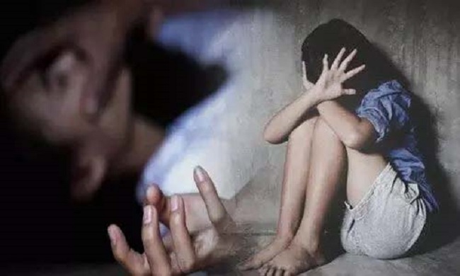 नाबालिग बहन से रेप  के आरोप में युवक पर मामला दर्ज ( प्रतीकात्मक छवि)