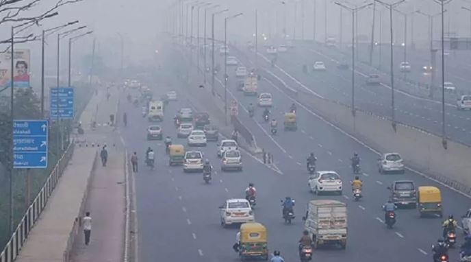दिल्ली-एनसीआर में  वायु की गुणवत्ता का स्तर 'सबसे खराब' श्रेणी में पहुंचा।