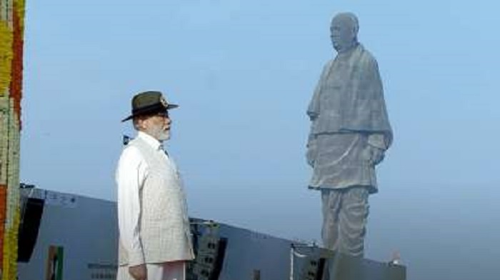 प्रधानमंत्री नरेन्द्र मोदी ने  ‘स्टैच्यू ऑफ यूनिटी’ में सरदार पटेल को श्रद्धांजलि दी
