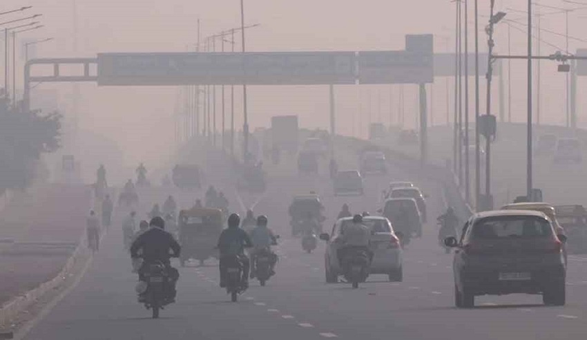 दिल्ली में वायु प्रदूषण खतरनाक स्तर पर