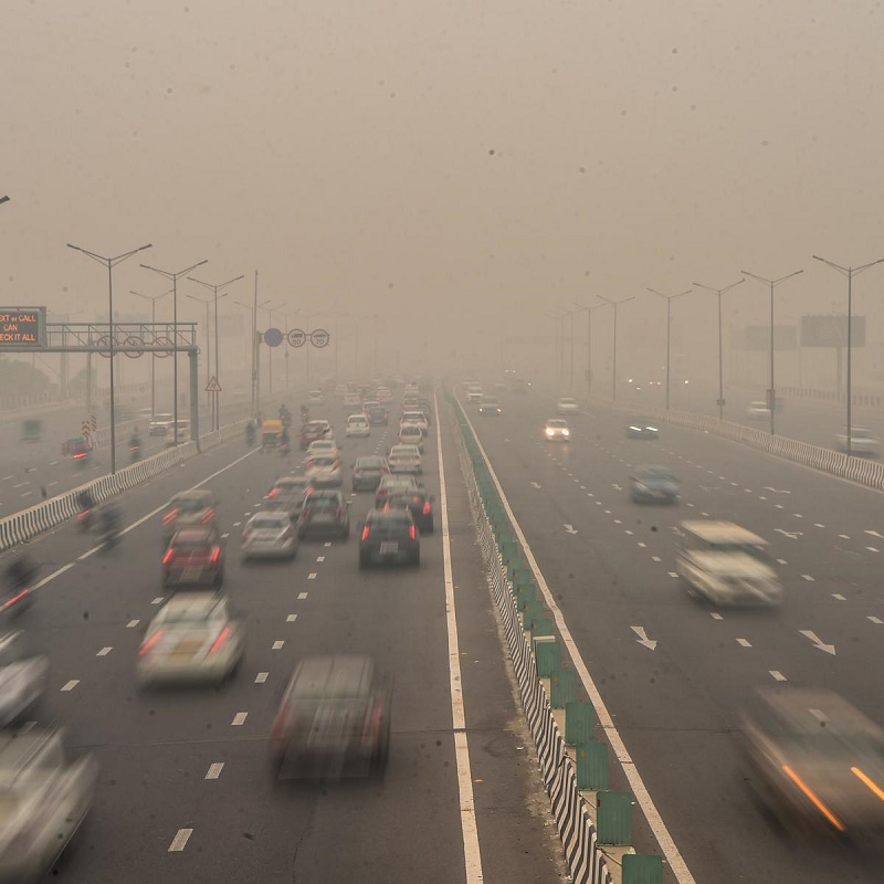 दिल्ली में प्रदूषण को लेकर आप-भाजपा में खींचतान