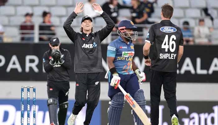 न्यूजीलैंड के गेंदबाजों ने बरपाया कहर