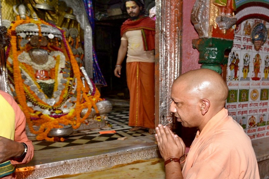 पूर्व हनुमान गढ़ी और राम मंदिर में मुख्यमंत्री ने की प्रार्थना