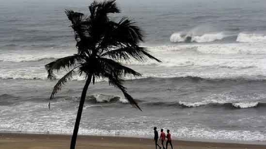 बंगाल की खाड़ी के ऊपर बना गहरे दबाव का क्षेत्र ले सकता है चक्रवाती तूफान का रूप
