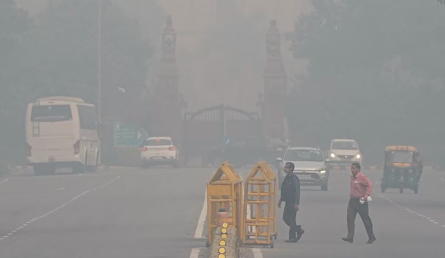 दिल्ली में प्रदूषण बरकरार