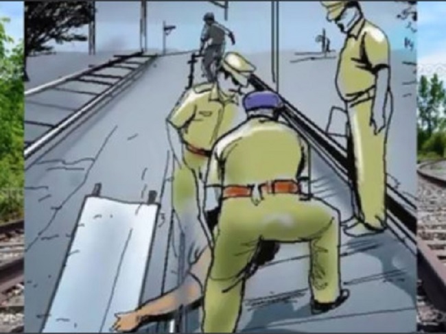ट्रेन की चपेट में आने से व्यक्ति की मौत  (प्रतीकात्मक छवि)