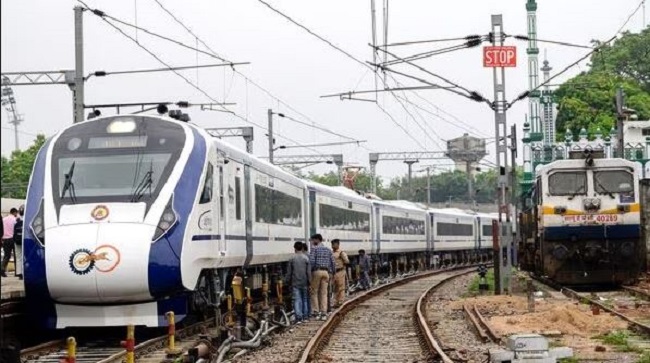 राउरकेला-पुरी वंदे भारत ट्रेन पर पथराव