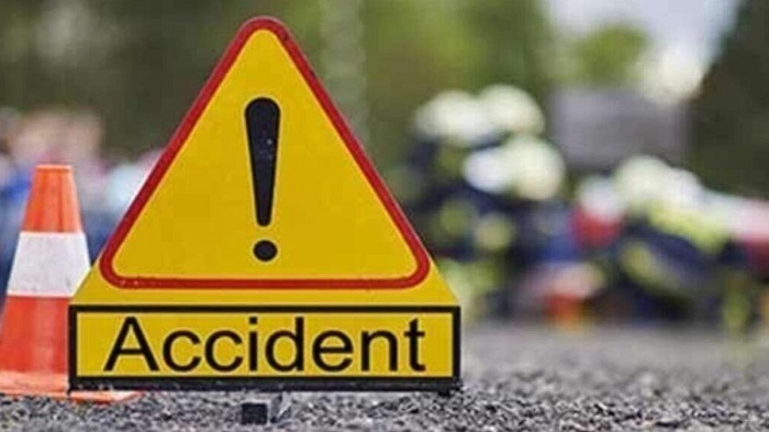 रायबरेली में सड़क हादसे में स्कूली छात्रा समेत तीन घायल