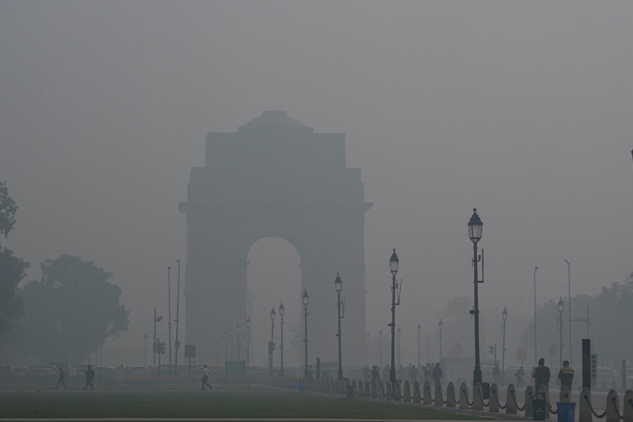 दिल्ली में सुबह ठंड रही, वायु गुणवत्ता खराब श्रेणी में