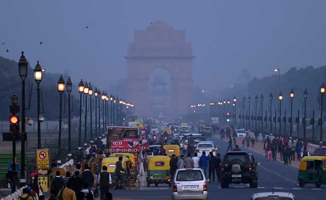 दिल्ली में न्यूनतम तापमान 7.4 डिग्री सेल्सियस