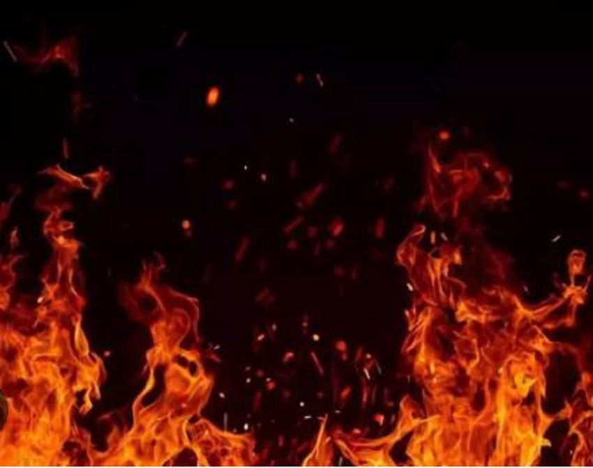 बंगाल के मालदा में बाजार में आग लगी भीषण आग
