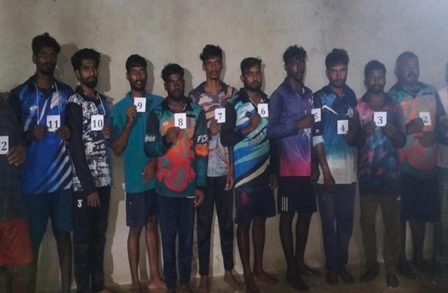श्रीलंका ने 14 भारतीय मछुआरों को गिरफ्तार किया