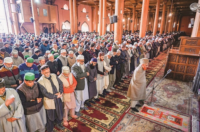 जामिया मस्जिद में 10 सप्ताह बाद अदा की गई जुमे की नमाज