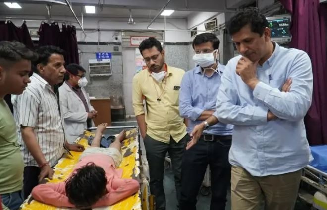दिल्ली के स्वास्थ्य मंत्री सौरभ भारद्वाज ने अस्पतालों का निरीक्षण किया