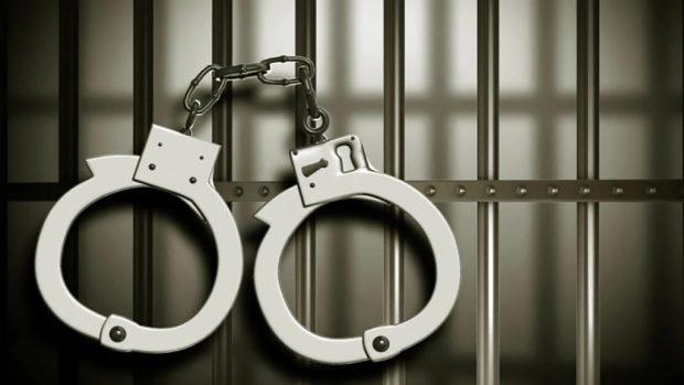 ठगने के आरोप में दो युवक गिरफ्तार