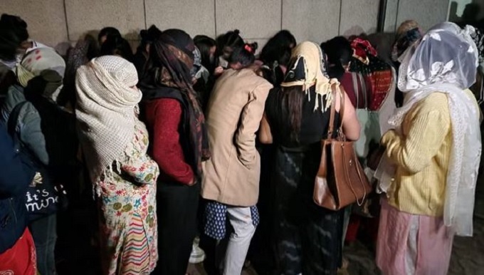 फर्रुखाबाद में पुलिस फोर्स ने की छापेमारी, सेक्स रैकेट का भंडाफोड़
