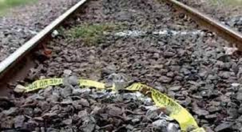 ट्रेन की चपेट में आने से किशोरी की मौत