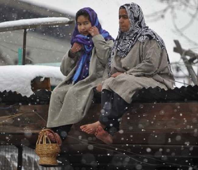कश्मीर में शीत लहर से राहत नहीं