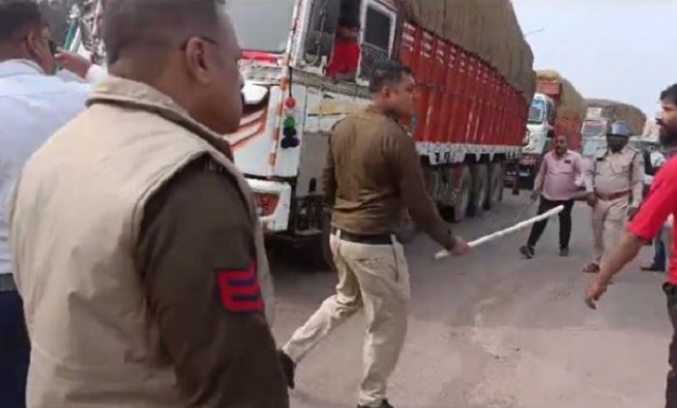 गुजरात में ट्रक चालकों के प्रदर्शन के दौरान हिंसा